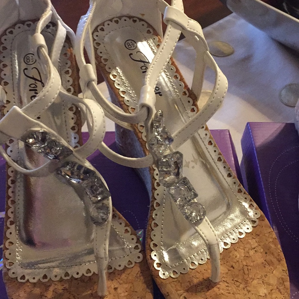 Shoes - Picture 4 of 5